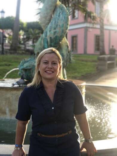 Mónica Muñoz, en el parque urbano de Arnao, escenario de la nueva edición de la pasarela (Foto TA)